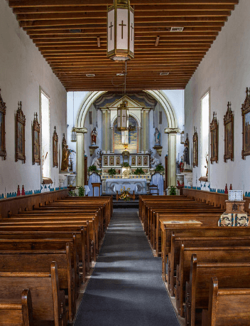 Momento de convivencia entre miembros y visitas de la iglesia